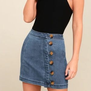 🌸 3/$30 Free People  Little Daisies Medium Wash Denim Button-Front Mini Skirt